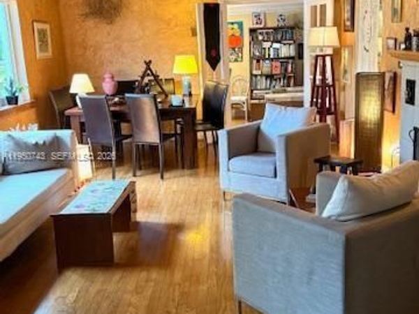 1643 Nethia Dr , Miami, FL 33133