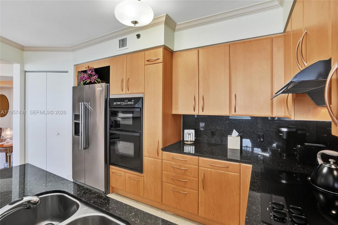 19333 Collins Ave , Unit 2502, Sunny Isles Beach, FL 33160 Photo