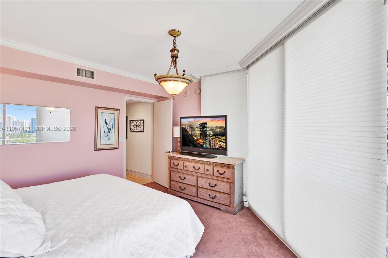 19333 Collins Ave , Unit 2502, Sunny Isles Beach, FL 33160 Photo