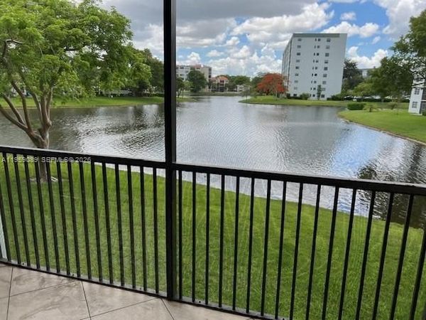 2226 N Cypress Bend Dr , Unit 210, Pompano Beach, FL 33069