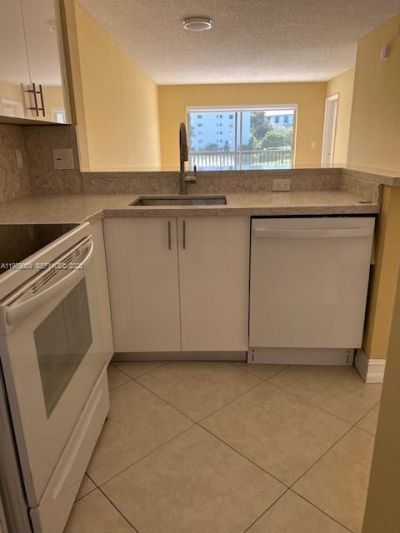 2226 N Cypress Bend Dr , Unit 210, Pompano Beach, FL 33069 Photo