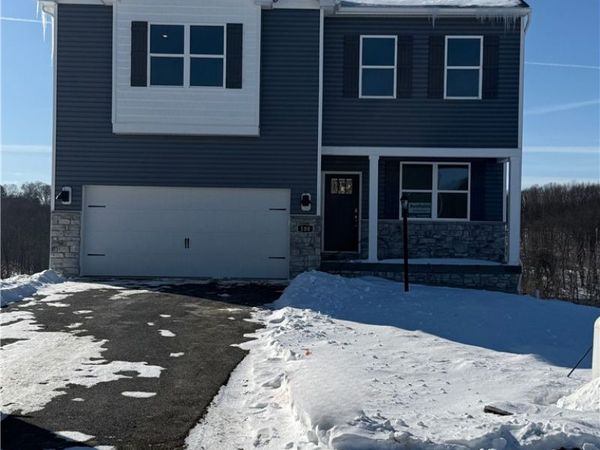 100 Crabapple Ln, Beaver Falls, PA 15010