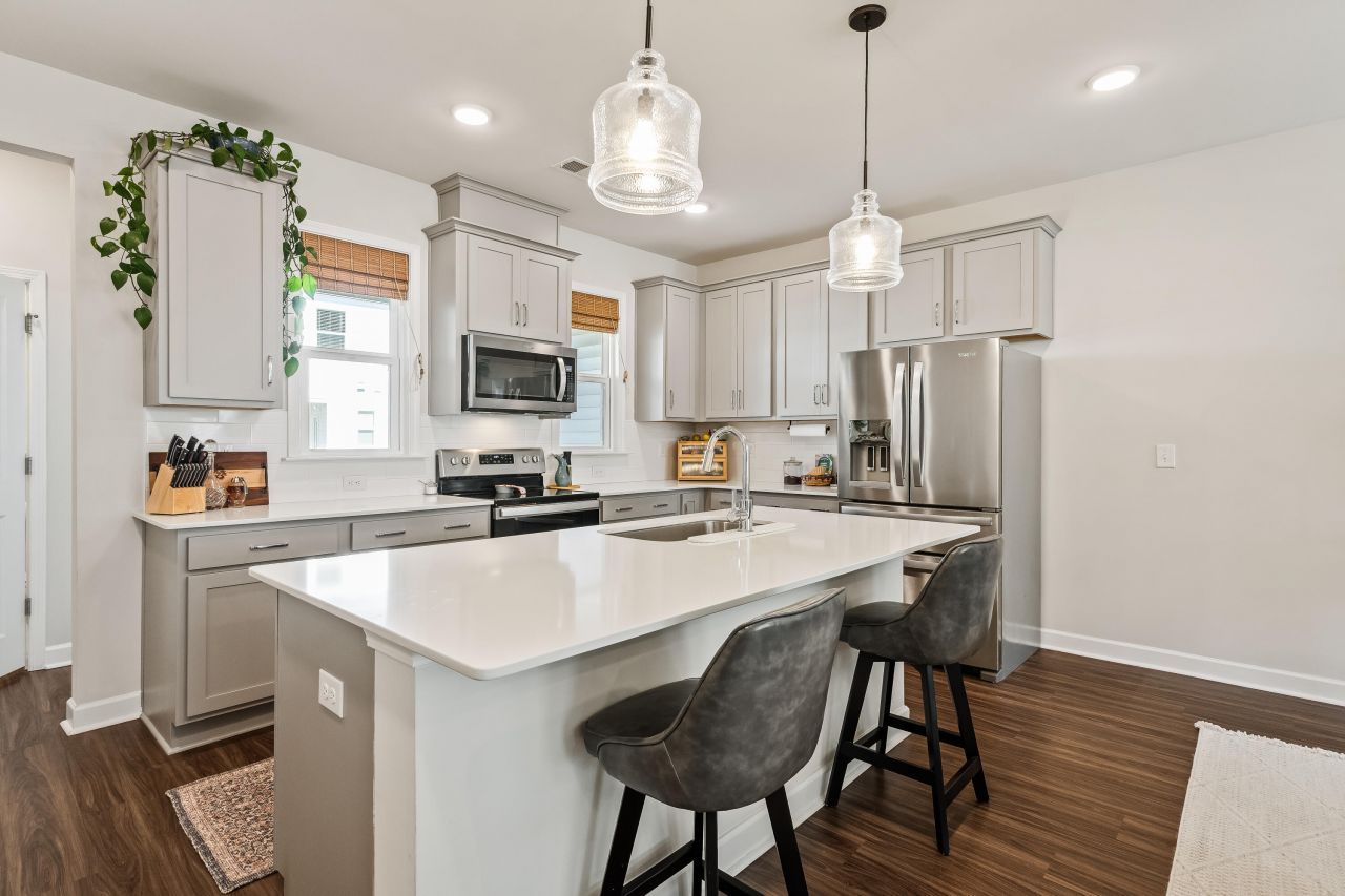 213 Winding River Drive Photo 11