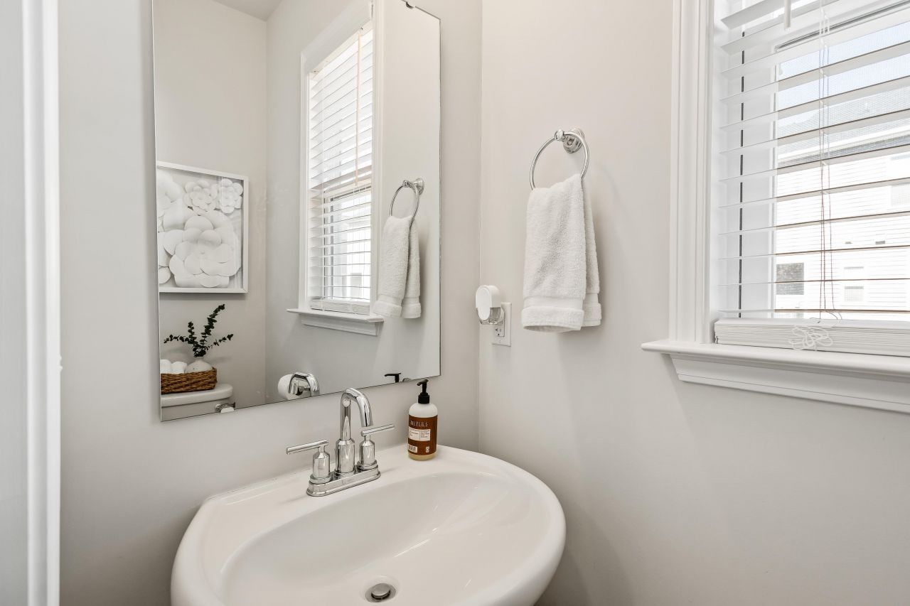 213 Winding River Drive Photo 16