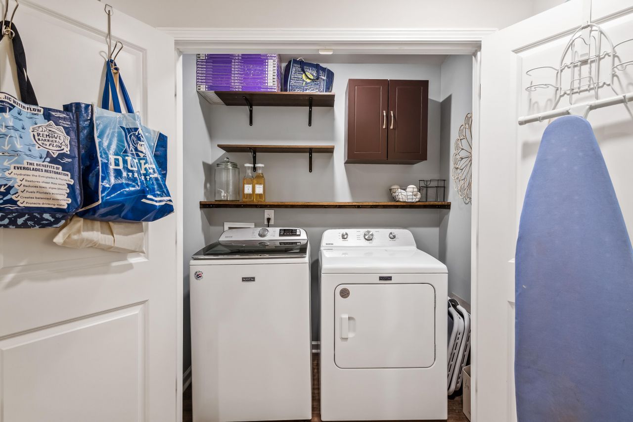 213 Winding River Drive Photo 27