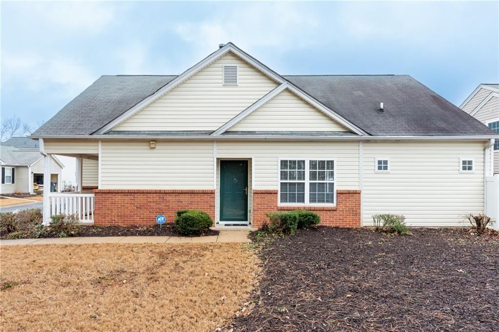 363 W Oaks Trail, Woodstock, GA 30188 Main Photo