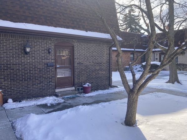 5065 Crooks, Unit 49, Royal Oak, MI 48073