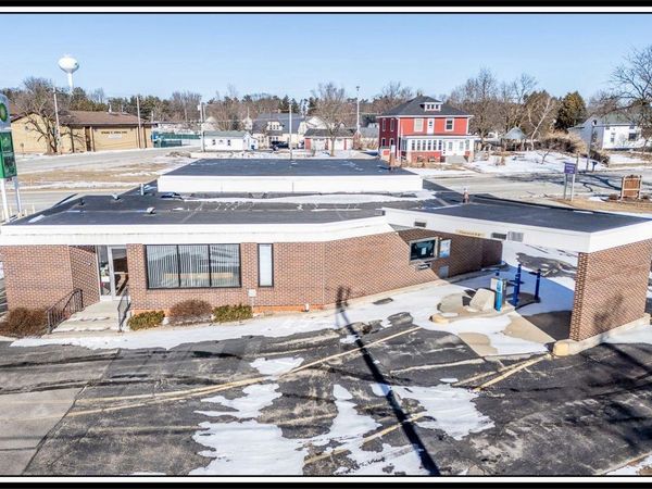 132 E MAIN STREET, Hortonville, WI 54944