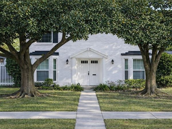 2336 HOLIDAY Drive, New Orleans, LA 70114