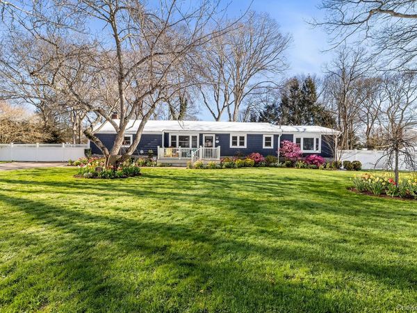 211 Oswego Avenue , Medford, NY 11763