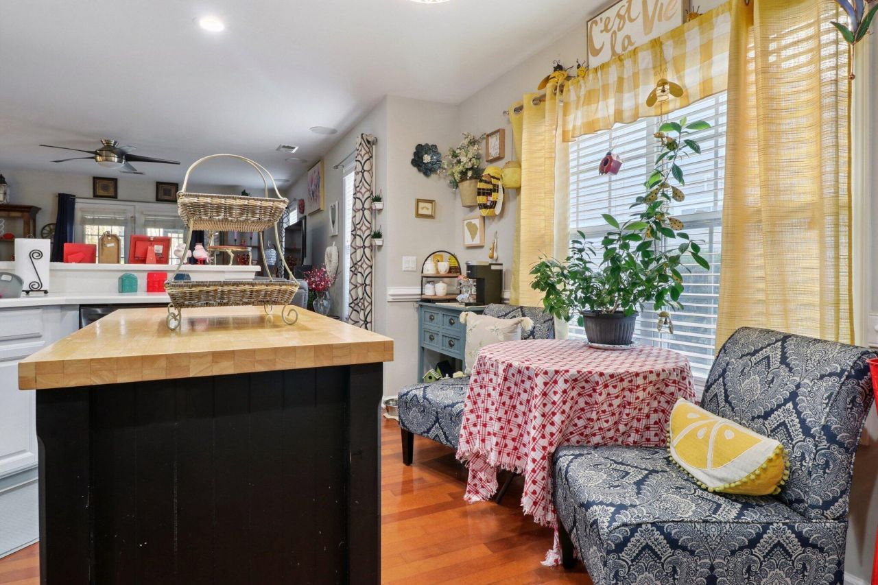 144 Crossings Boulevard Photo 10