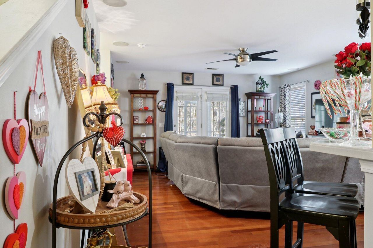 144 Crossings Boulevard Photo 2