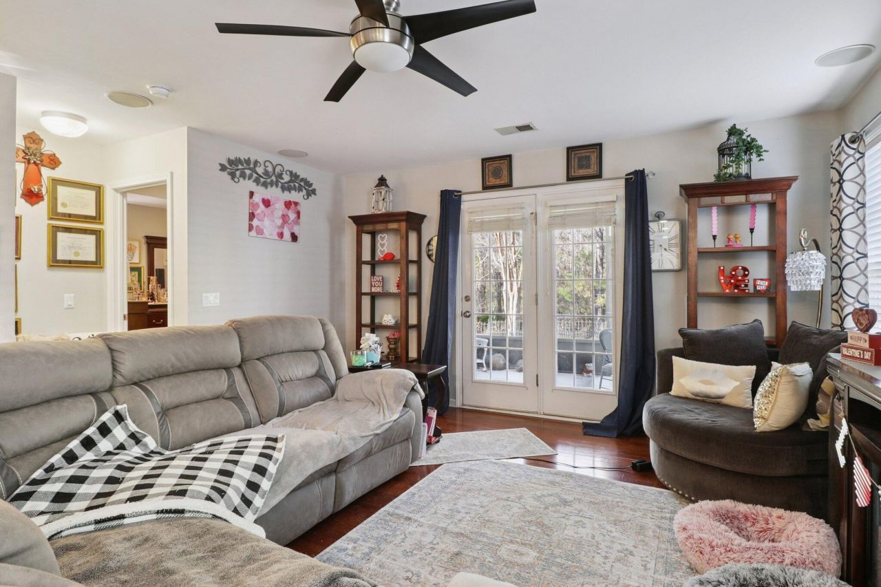 144 Crossings Boulevard Photo 3