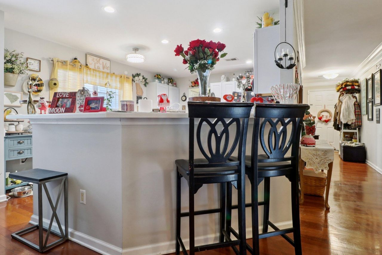 144 Crossings Boulevard Photo 6