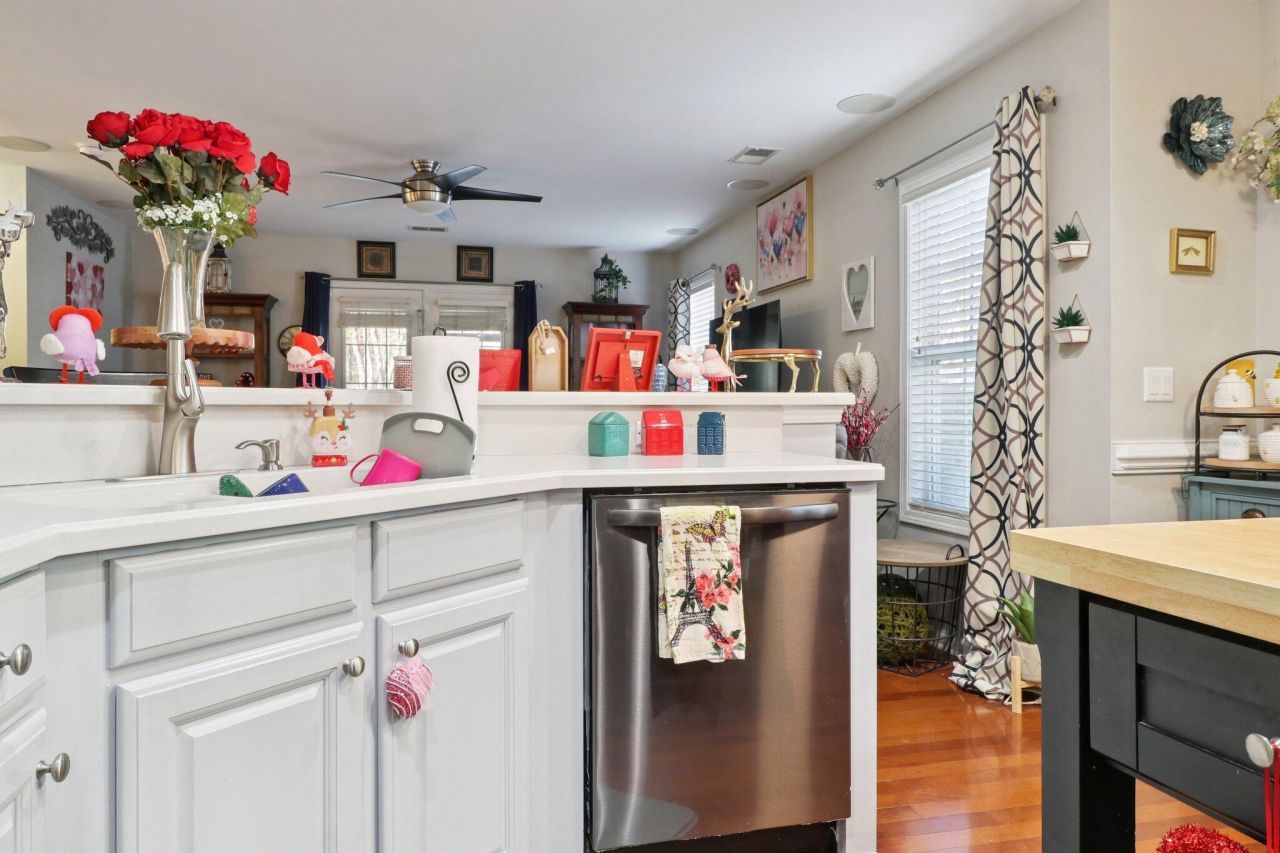 144 Crossings Boulevard Photo 8