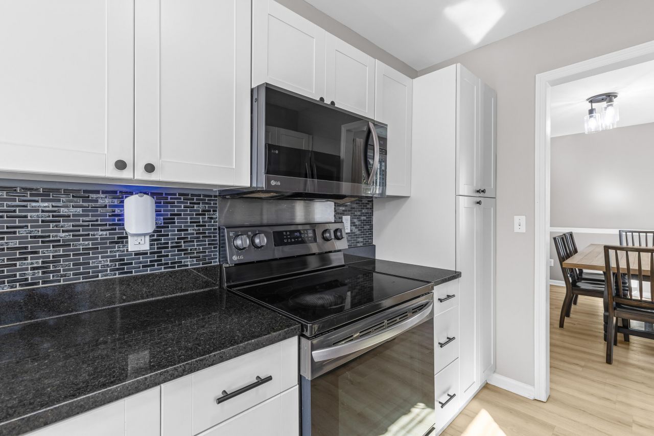 218 Hamlet Road Photo 12