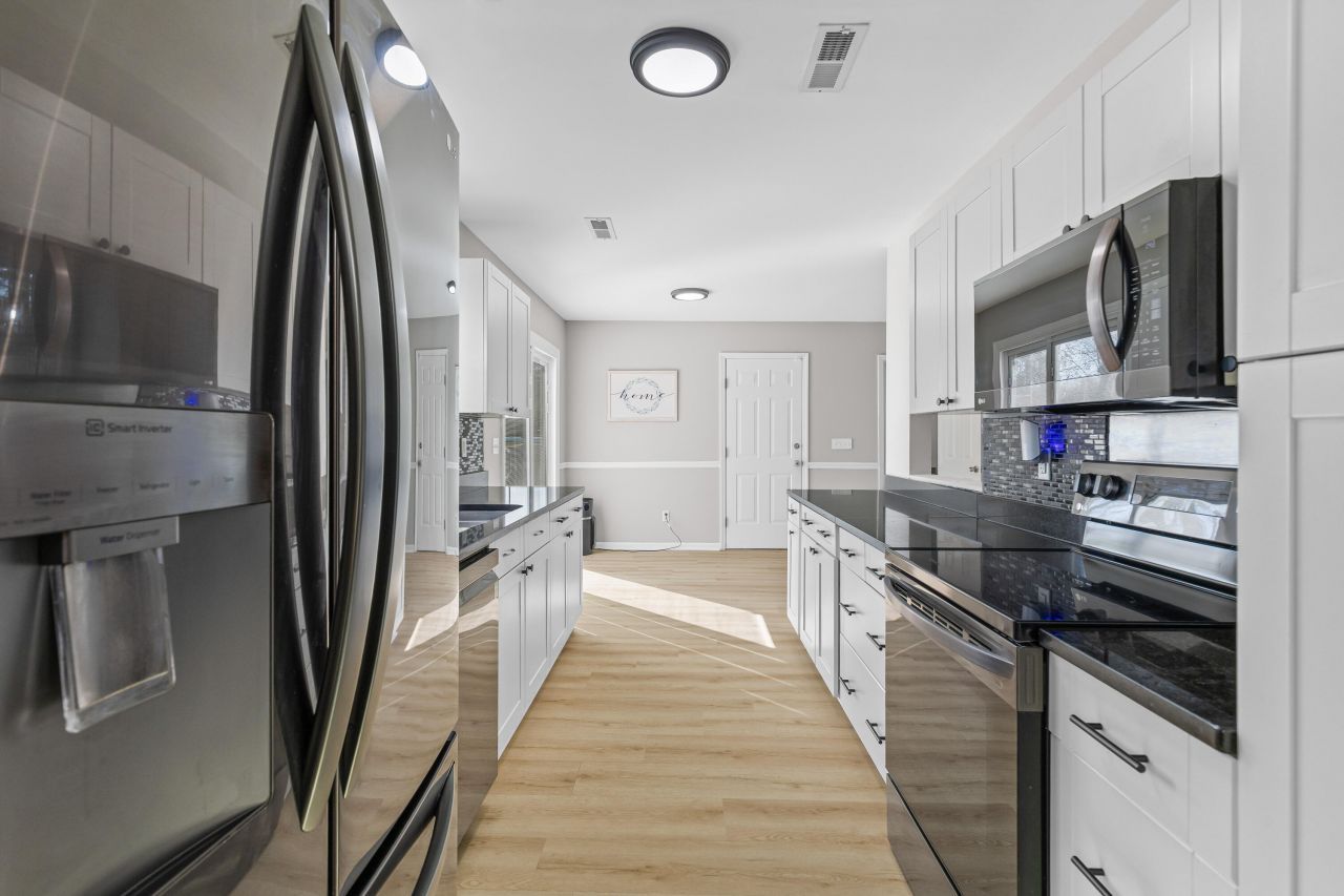 218 Hamlet Road Photo 13