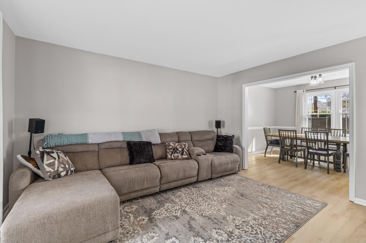 218 Hamlet Road Photo 17