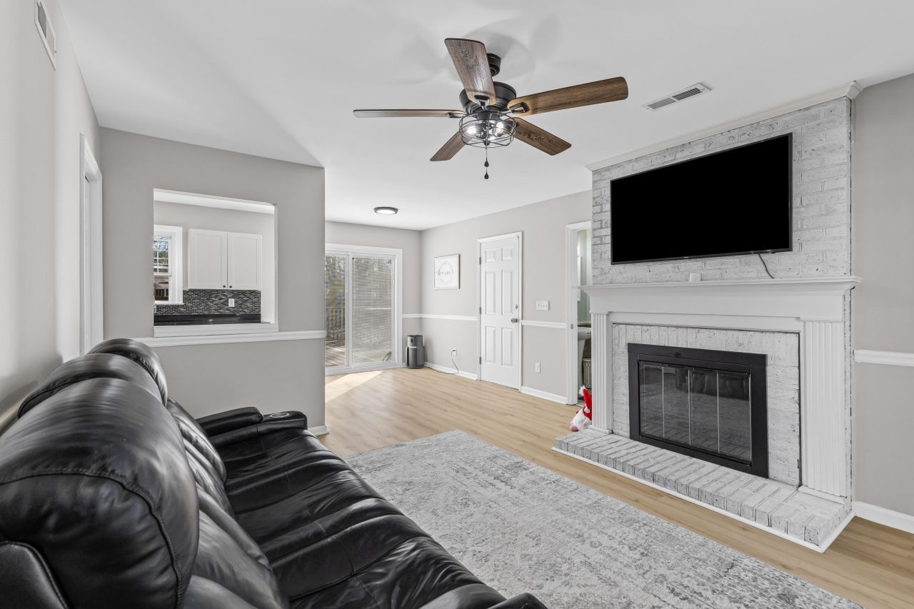 218 Hamlet Road Photo 4