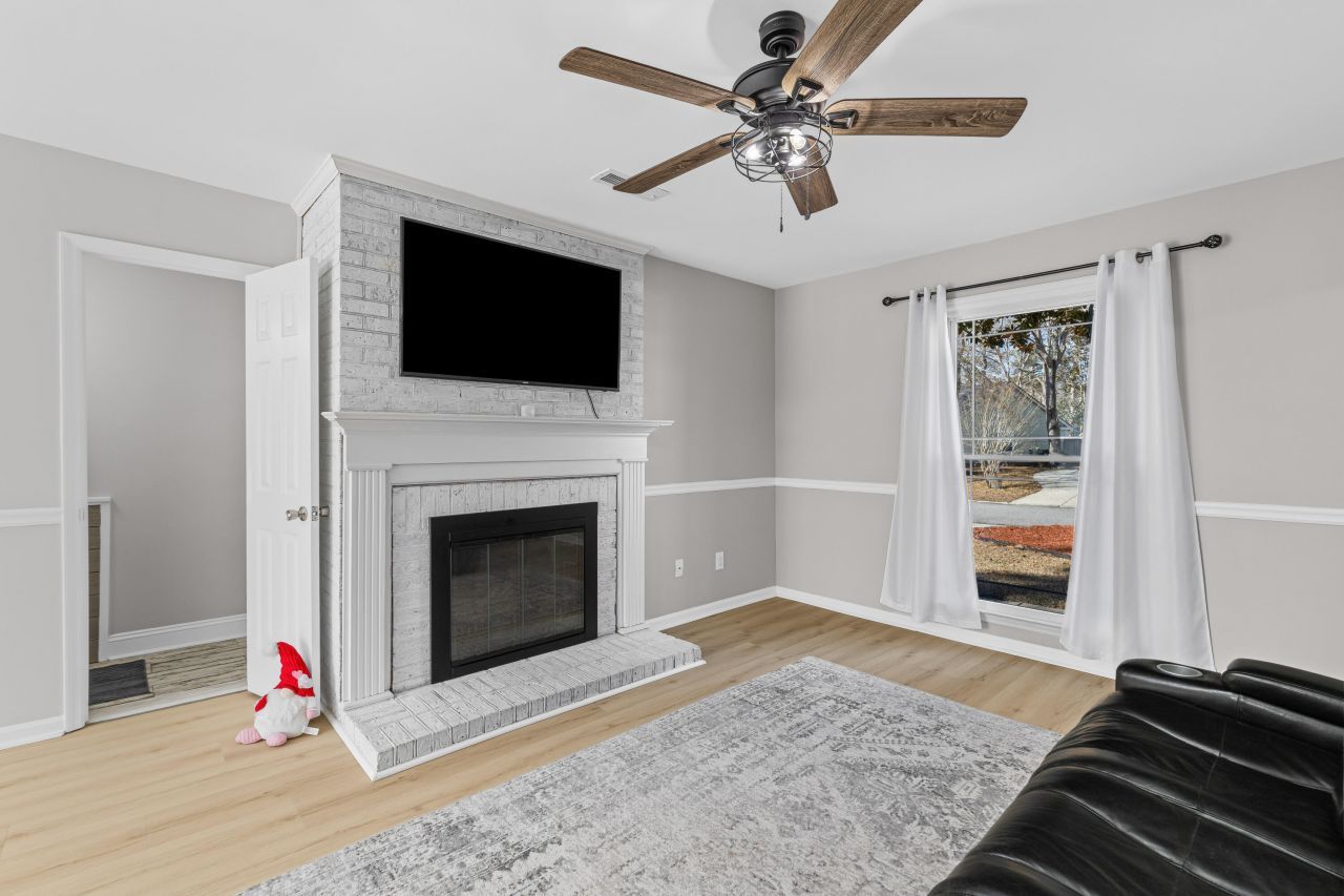 218 Hamlet Road Photo 6