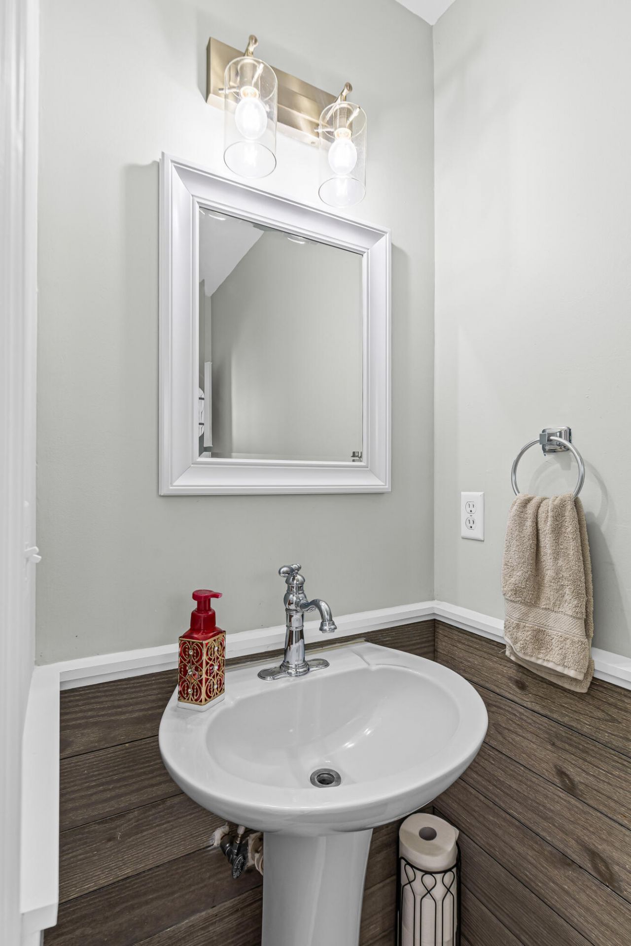 218 Hamlet Road Photo 7