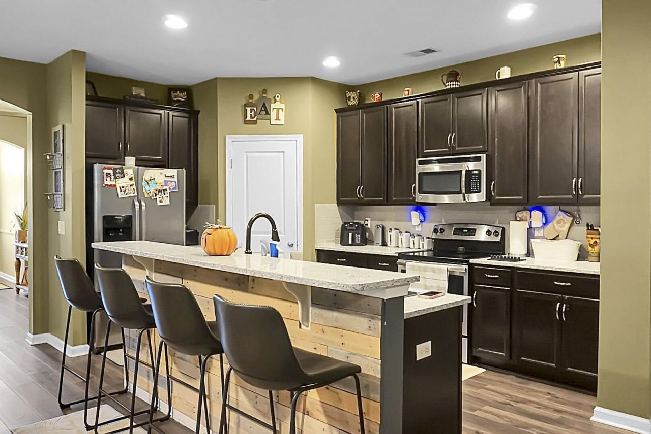 121 Triple Crown Road Photo 16