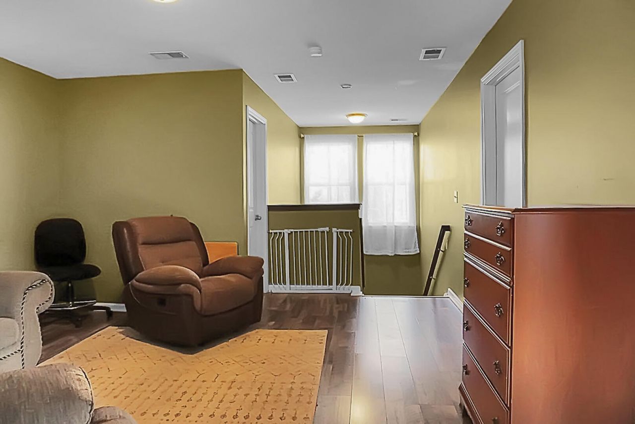 121 Triple Crown Road Photo 33