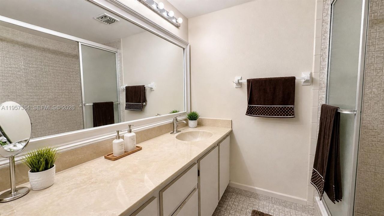 6800 Cypress Rd, Unit 501, Plantation, FL 33317 Photo