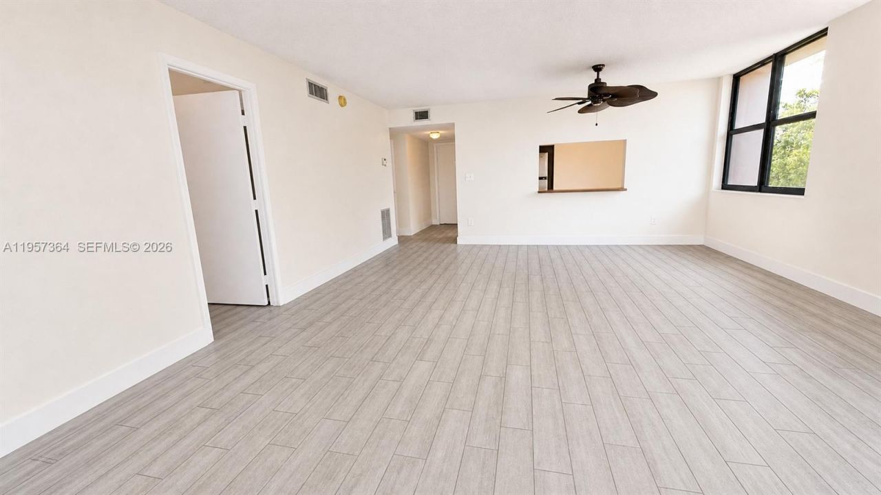 6800 Cypress Rd, Unit 501, Plantation, FL 33317 Photo