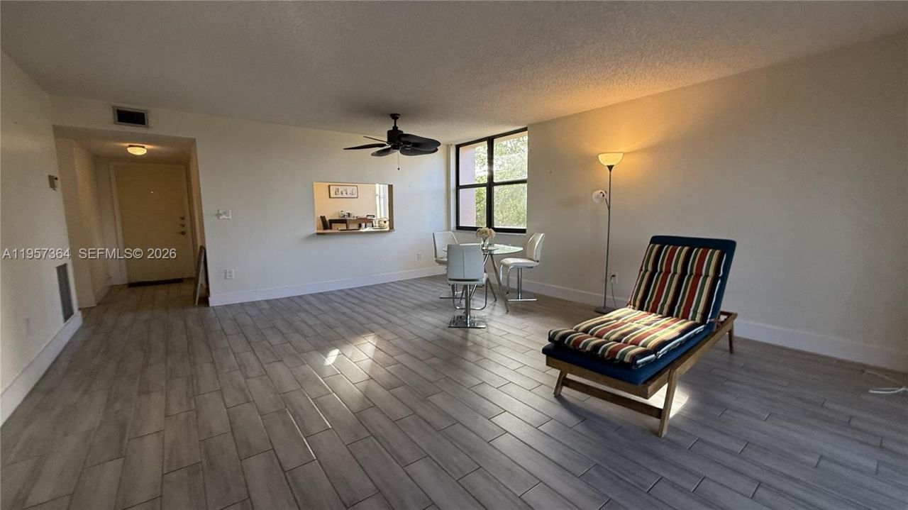 6800 Cypress Rd, Unit 501, Plantation, FL 33317 Photo