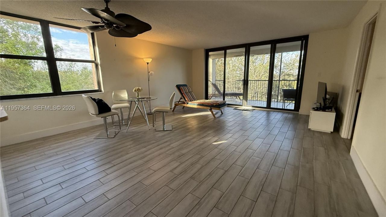 6800 Cypress Rd, Unit 501, Plantation, FL 33317 Photo