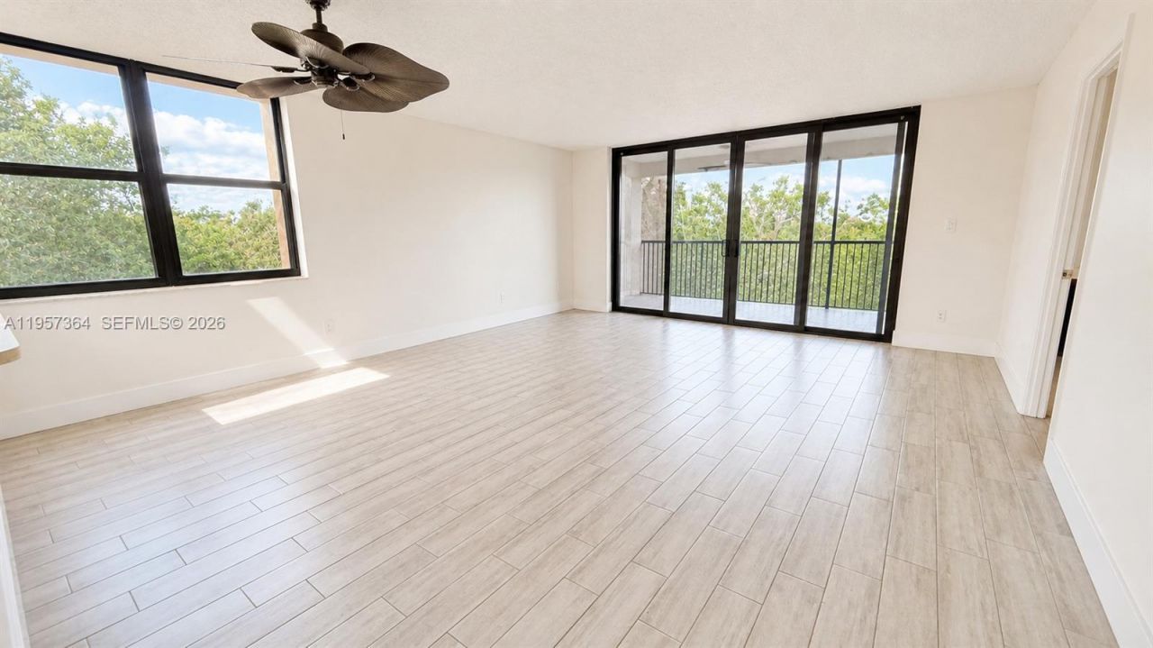 6800 Cypress Rd, Unit 501, Plantation, FL 33317 Photo
