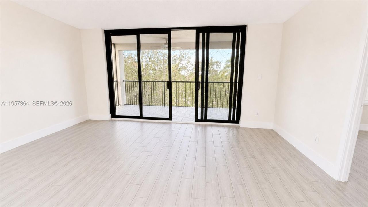 6800 Cypress Rd, Unit 501, Plantation, FL 33317 Photo