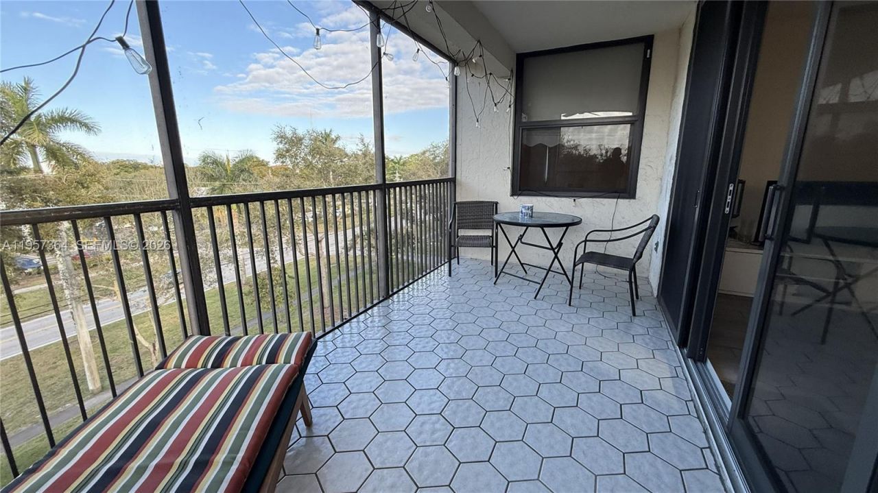 6800 Cypress Rd, Unit 501, Plantation, FL 33317 Photo