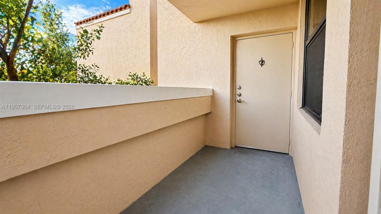 6800 Cypress Rd, Unit 501, Plantation, FL 33317 Photo