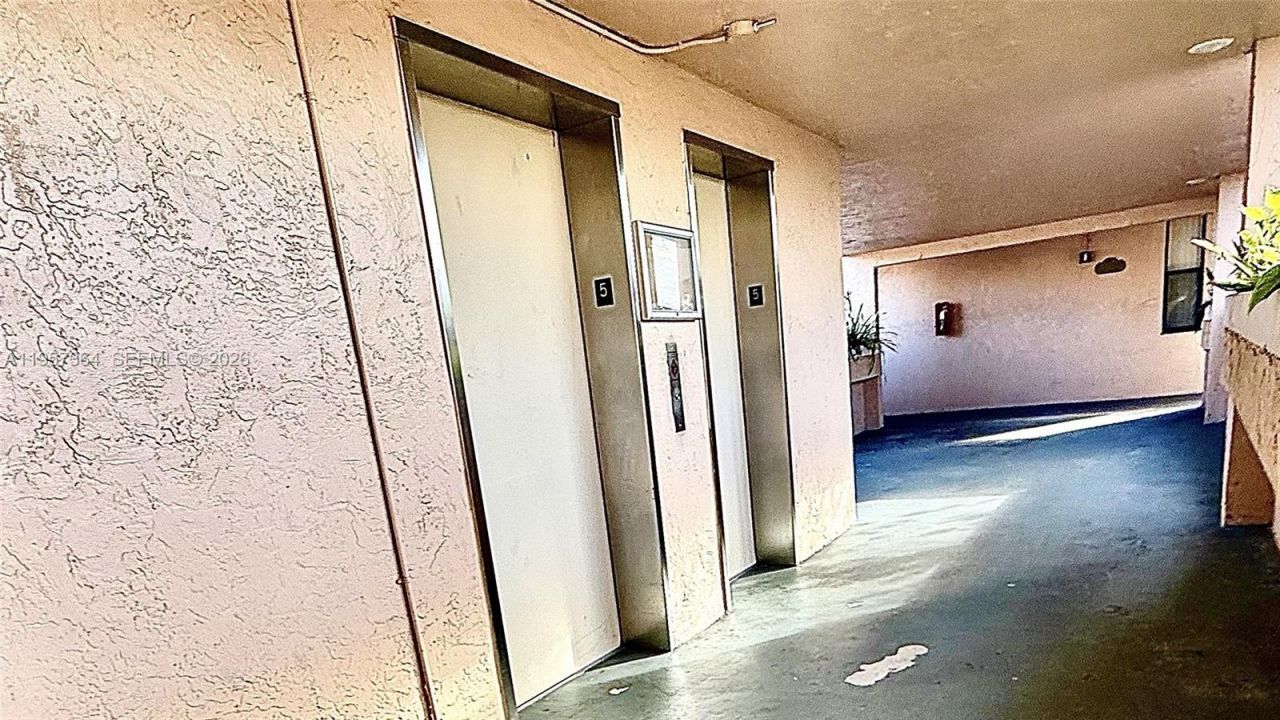 6800 Cypress Rd, Unit 501, Plantation, FL 33317 Photo