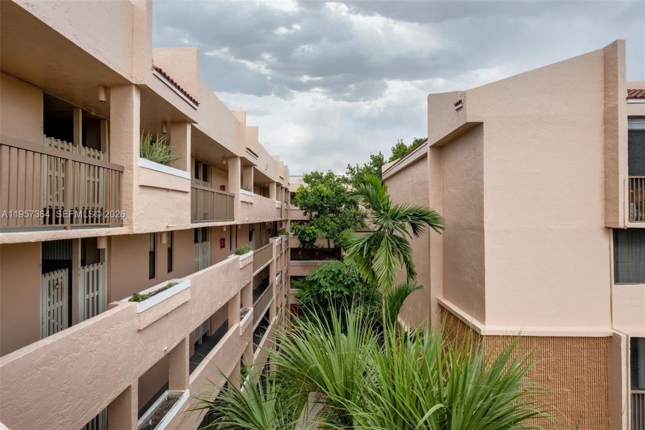 6800 Cypress Rd, Unit 501, Plantation, FL 33317 Photo