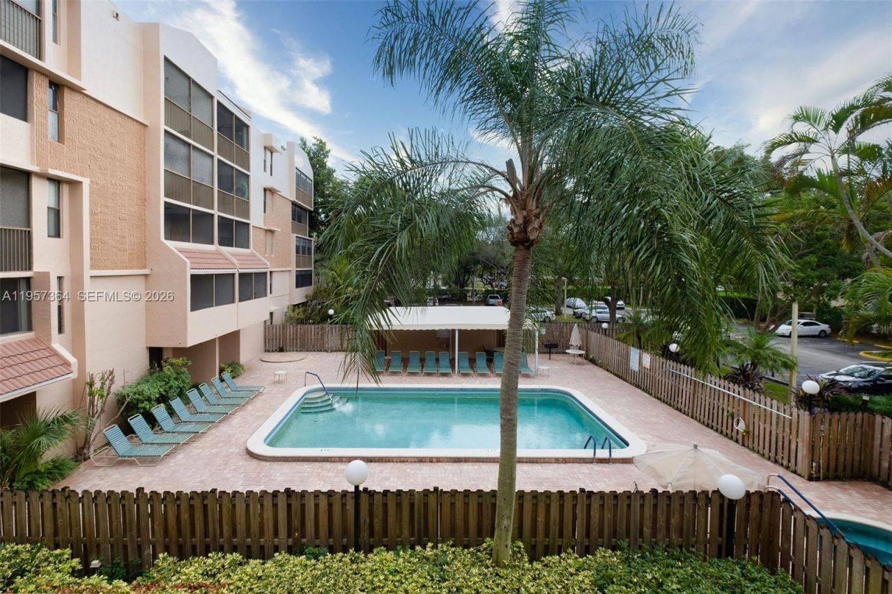 6800 Cypress Rd, Unit 501, Plantation, FL 33317 Photo