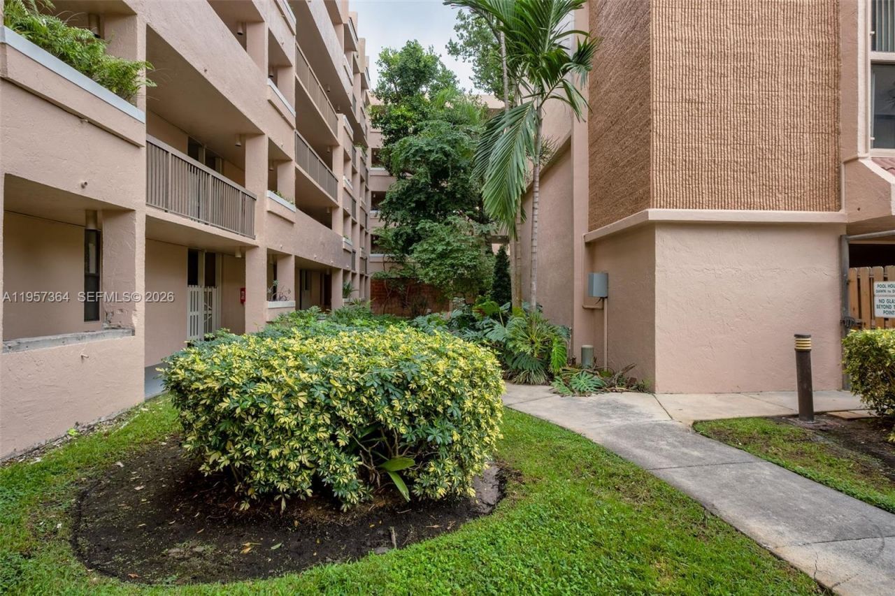 6800 Cypress Rd, Unit 501, Plantation, FL 33317 Photo