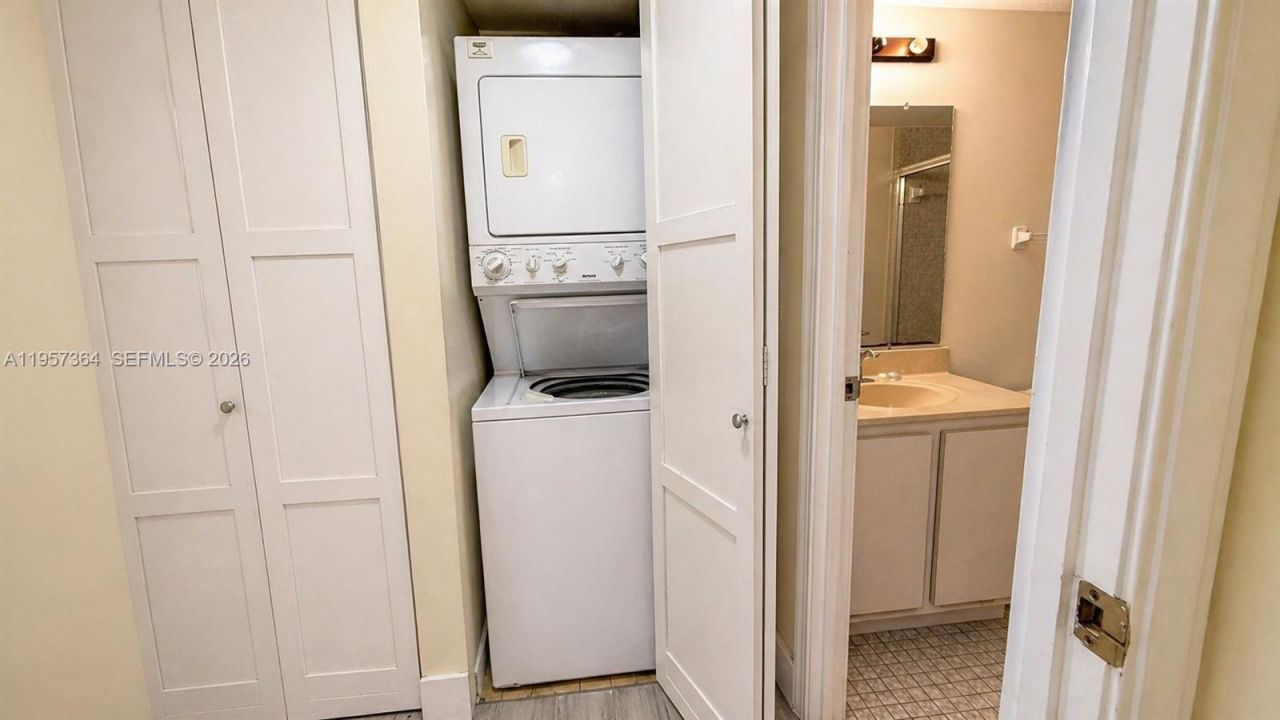 6800 Cypress Rd, Unit 501, Plantation, FL 33317 Photo