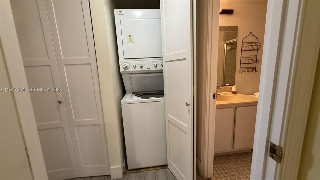 6800 Cypress Rd, Unit 501, Plantation, FL 33317 Photo