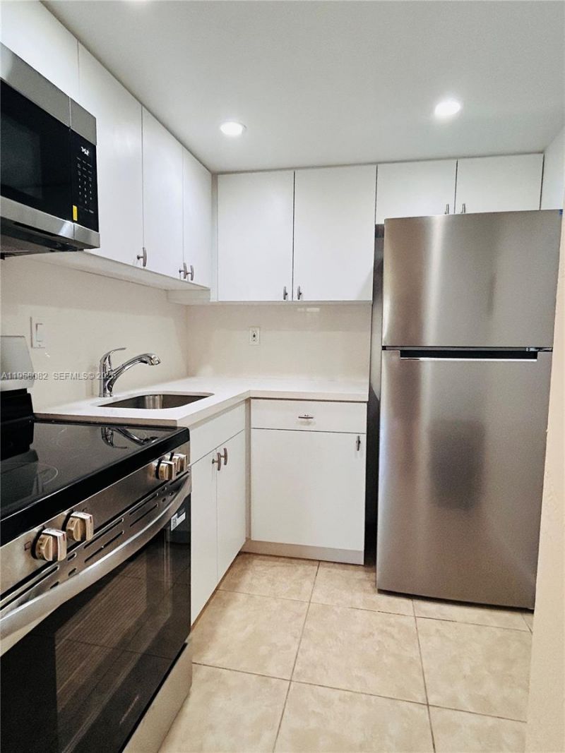 8603 SW 68th Ct, Unit 22, Miami, FL 33143 Photo