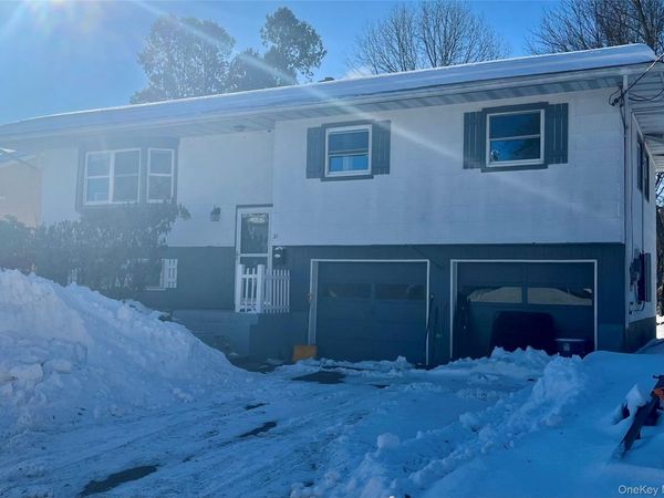 21 Mountain View Avenue, Saugerties, NY 12477