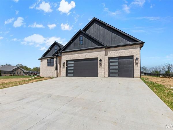 1614 Warren Lake Drive , Jackson, MO 63755