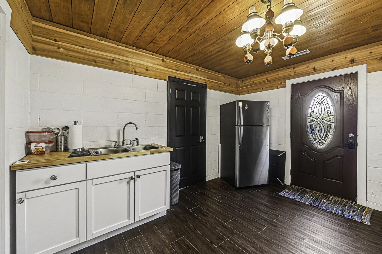 191 Wappoo Road Photo 14