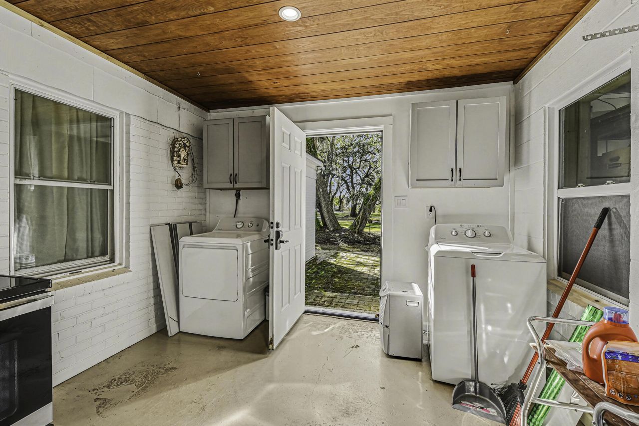 191 Wappoo Road Photo 18