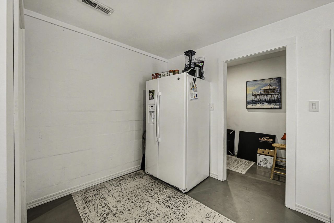 191 Wappoo Road Photo 32