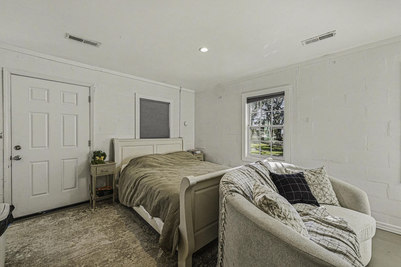 191 Wappoo Road Photo 37