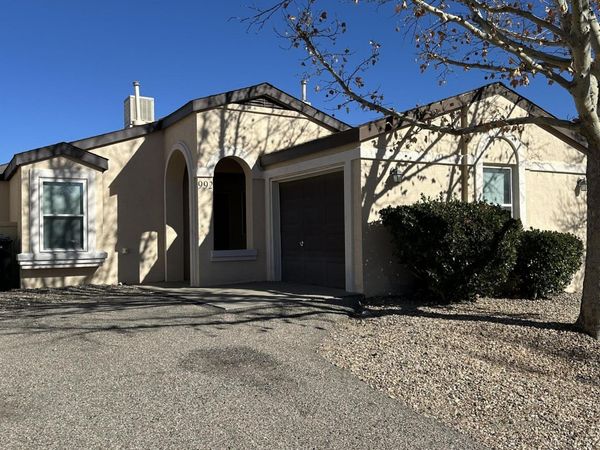 992 Charles Drive NE, Rio Rancho, NM 87144