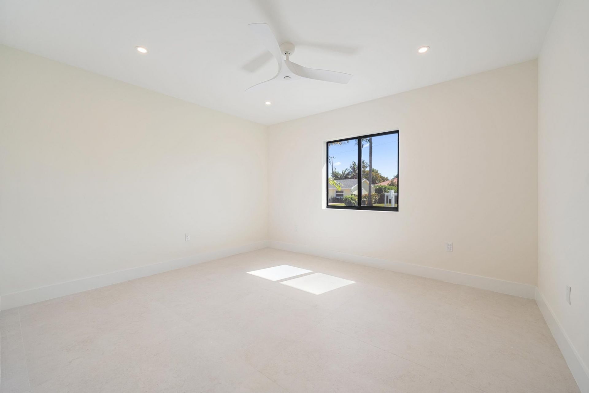 385 Linda Lane, West Palm Beach, FL 33405 Photo